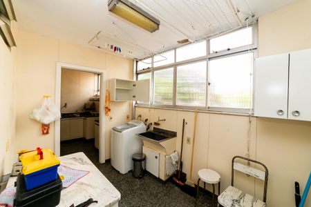 Apartamento para alugar com 180m², 4 quartos e 2 vagas Apartamento para alugar com 180m², 4 quartos e 2 vagasÁrea de Serviço