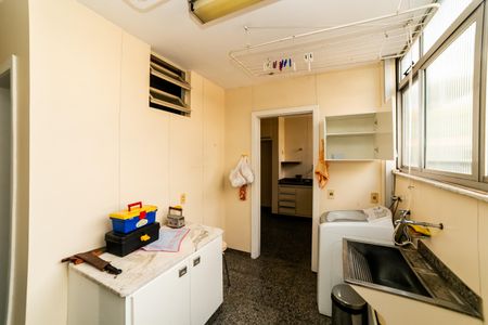 Apartamento para alugar com 180m², 4 quartos e 2 vagas Apartamento para alugar com 180m², 4 quartos e 2 vagasÁrea de Serviço