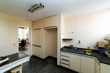 Apartamento para alugar com 180m², 4 quartos e 2 vagas Apartamento para alugar com 180m², 4 quartos e 2 vagasCozinha