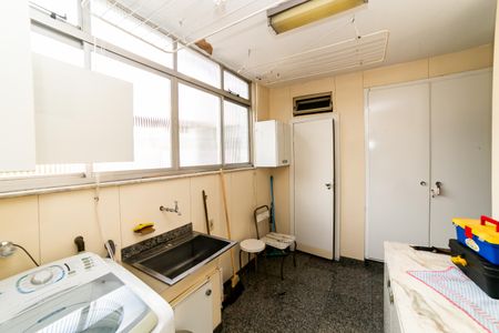 Apartamento para alugar com 180m², 4 quartos e 2 vagas Apartamento para alugar com 180m², 4 quartos e 2 vagasÁrea de Serviço