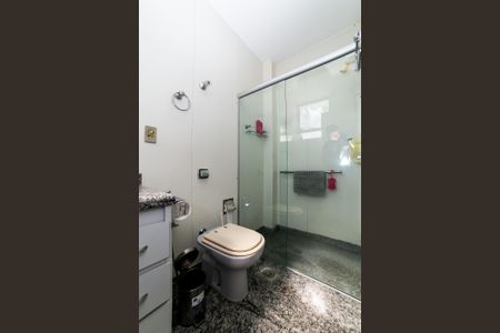 Apartamento para alugar com 180m², 4 quartos e 2 vagas Apartamento para alugar com 180m², 4 quartos e 2 vagasBanheiro da Suíte