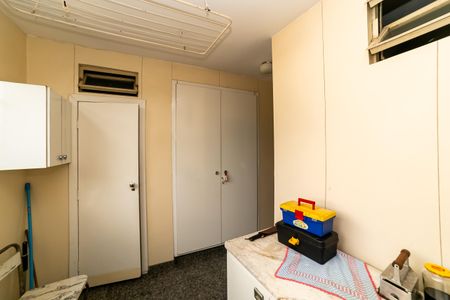 Apartamento para alugar com 180m², 4 quartos e 2 vagas Apartamento para alugar com 180m², 4 quartos e 2 vagasÁrea de Serviço