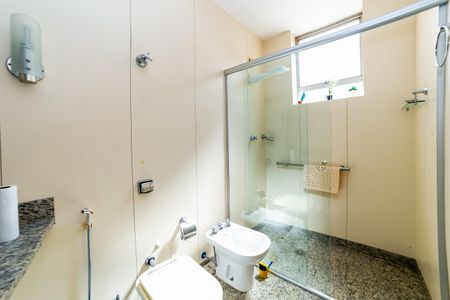 Apartamento para alugar com 180m², 4 quartos e 2 vagas Apartamento para alugar com 180m², 4 quartos e 2 vagasBanheiro Social