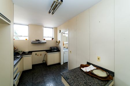 Apartamento para alugar com 180m², 4 quartos e 2 vagas Apartamento para alugar com 180m², 4 quartos e 2 vagasCozinha