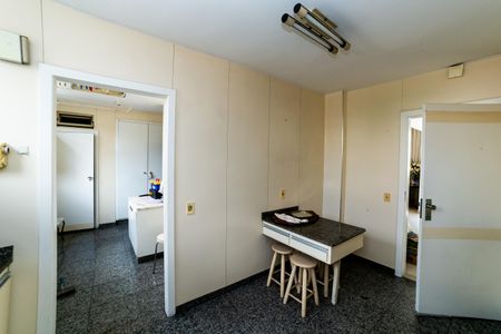 Apartamento para alugar com 180m², 4 quartos e 2 vagas Apartamento para alugar com 180m², 4 quartos e 2 vagasCozinha