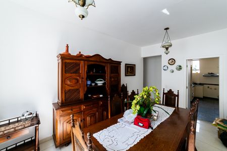 Apartamento para alugar com 180m², 4 quartos e 2 vagas Apartamento para alugar com 180m², 4 quartos e 2 vagasSala
