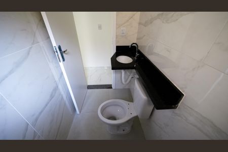 Apartamento à venda com 42m², 2 quartos e 1 vagaBanheiro Social