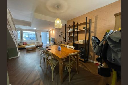 Casa para alugar com 140m², 3 quartos e 2 vagasSala