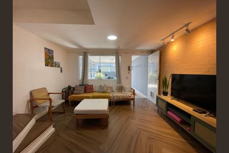 Casa para alugar com 140m², 3 quartos e 2 vagasSala