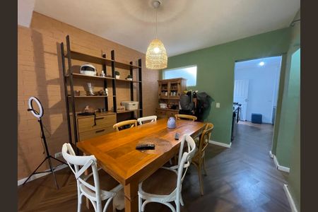 Casa para alugar com 140m², 3 quartos e 2 vagasSala