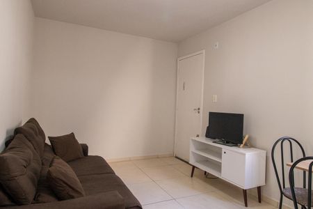 Sala de apartamento para alugar com 2 quartos, 45m² em Santa Cândida, Curitiba