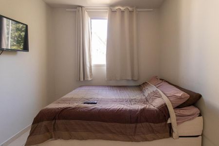 Quarto 1 de apartamento para alugar com 2 quartos, 45m² em Santa Cândida, Curitiba