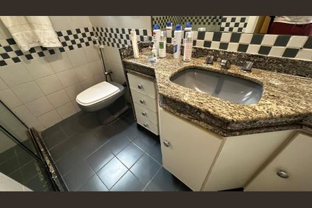 Apartamento à venda com 208m², 3 quartos e 2 vagasBanheiro