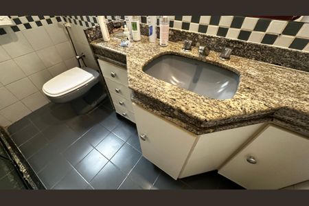 Apartamento à venda com 208m², 3 quartos e 2 vagasBanheiro