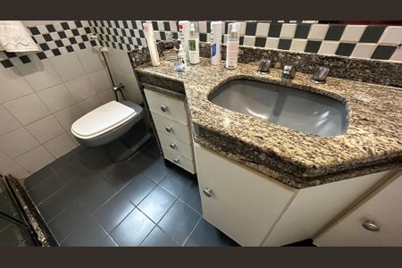 Apartamento à venda com 208m², 3 quartos e 2 vagasBanheiro