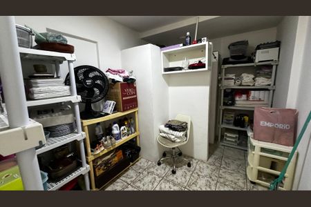 Apartamento à venda com 208m², 3 quartos e 2 vagasQuarto de Serviço