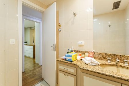 Apartamento à venda com 131m², 3 quartos e 2 vagasBanheiro Social