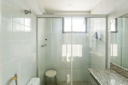 Apartamento à venda com 131m², 3 quartos e 2 vagasBanheiro da Suíte 1