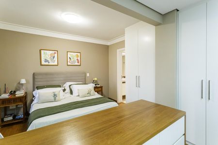 Apartamento à venda com 131m², 3 quartos e 2 vagasSuíte 2