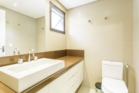 Apartamento à venda com 131m², 3 quartos e 2 vagasBanheiro da Suíte 2