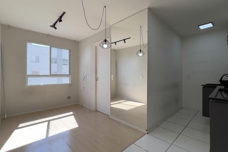 Sala de apartamento para alugar com 2 quartos, 37m² em Vila das Bandeiras, Guarulhos