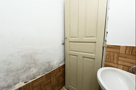 Casa à venda com 106m², 5 quartos e 6 vagas Casa à venda com 106m², 5 quartos e 6 vagasBanheiro 2