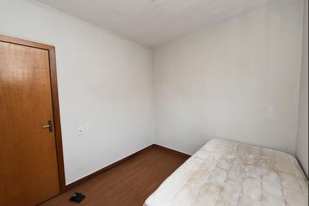 Casa à venda com 106m², 5 quartos e 6 vagas Casa à venda com 106m², 5 quartos e 6 vagasQuarto 2