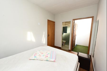 Casa à venda com 106m², 5 quartos e 6 vagas Casa à venda com 106m², 5 quartos e 6 vagasSuíte