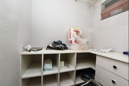 Casa à venda com 106m², 5 quartos e 6 vagas Casa à venda com 106m², 5 quartos e 6 vagasQuarto 1