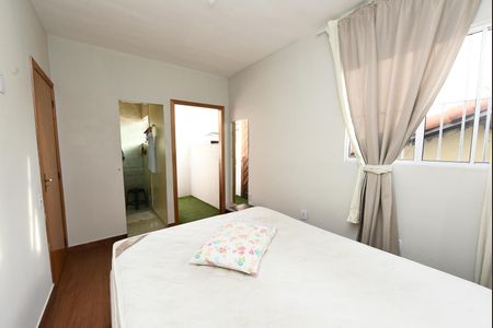 Casa à venda com 106m², 5 quartos e 6 vagas Casa à venda com 106m², 5 quartos e 6 vagasSuíte