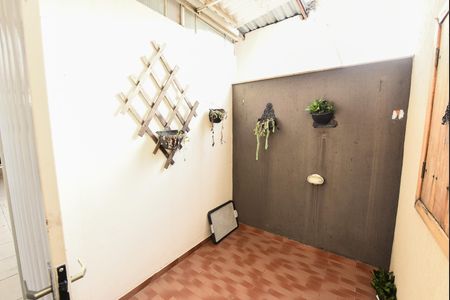 Casa à venda com 106m², 5 quartos e 6 vagas Casa à venda com 106m², 5 quartos e 6 vagasHall de entrada