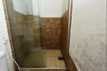 Casa à venda com 106m², 5 quartos e 6 vagas Casa à venda com 106m², 5 quartos e 6 vagasBanheiro 2