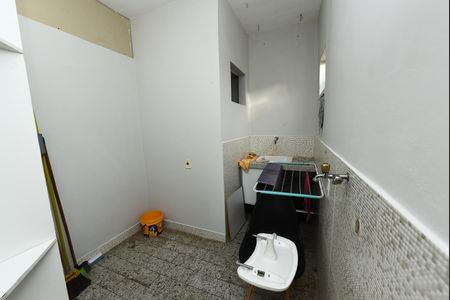Casa à venda com 106m², 5 quartos e 6 vagas Casa à venda com 106m², 5 quartos e 6 vagasÁrea de Serviço