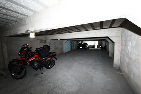 Casa à venda com 106m², 5 quartos e 6 vagas Casa à venda com 106m², 5 quartos e 6 vagasGaragem