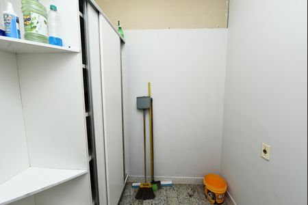 Casa à venda com 106m², 5 quartos e 6 vagas Casa à venda com 106m², 5 quartos e 6 vagasÁrea de Serviço