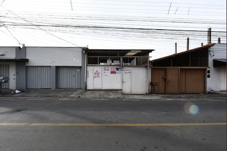 Casa à venda com 106m², 5 quartos e 6 vagas Casa à venda com 106m², 5 quartos e 6 vagasPlaca instalada no dia 17-04-2026. Com o codio RXDE-85