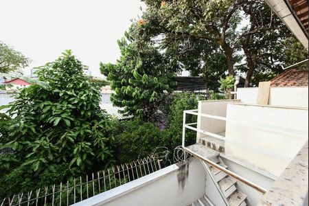 Casa à venda com 106m², 5 quartos e 6 vagas Casa à venda com 106m², 5 quartos e 6 vagasCozinha