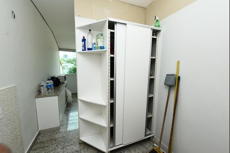 Casa à venda com 106m², 5 quartos e 6 vagas Casa à venda com 106m², 5 quartos e 6 vagasÁrea de Serviço