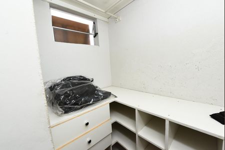 Casa à venda com 106m², 5 quartos e 6 vagas Casa à venda com 106m², 5 quartos e 6 vagasQuarto 2