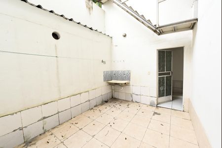 Casa à venda com 106m², 5 quartos e 6 vagas Casa à venda com 106m², 5 quartos e 6 vagasÁrea de Serviço 2