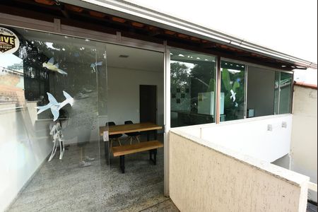 Casa à venda com 106m², 5 quartos e 6 vagas Casa à venda com 106m², 5 quartos e 6 vagasCozinha
