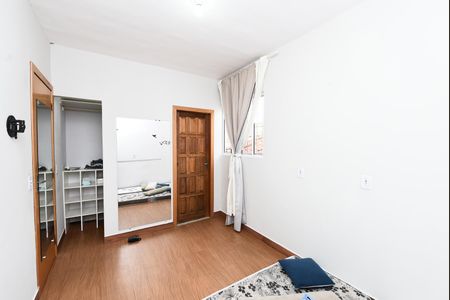 Casa à venda com 106m², 5 quartos e 6 vagas Casa à venda com 106m², 5 quartos e 6 vagasQuarto 1