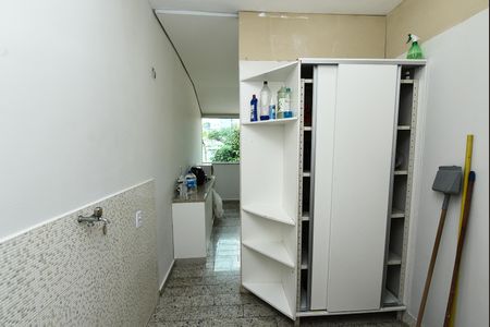 Casa à venda com 106m², 5 quartos e 6 vagas Casa à venda com 106m², 5 quartos e 6 vagasÁrea de Serviço