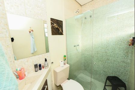 Casa à venda com 106m², 5 quartos e 6 vagas Casa à venda com 106m², 5 quartos e 6 vagasBanheiro da Suíte