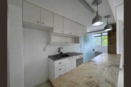 Apartamento para alugar com 63m², 2 quartos e 1 vagaCozinha e Área de Serviço