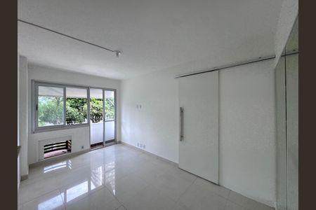 Sala de apartamento para alugar com 2 quartos, 63m² em Barra da Tijuca, Rio de Janeiro