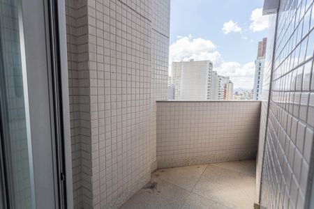 Apartamento para alugar com 83m², 2 quartos e 2 vagasVaranda da Suíte 1