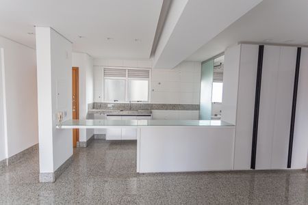 Apartamento para alugar com 83m², 2 quartos e 2 vagasCozinha