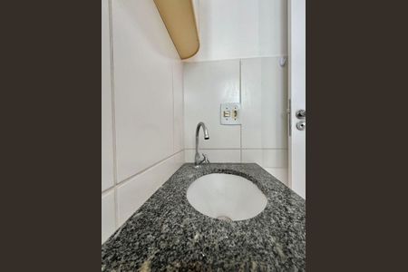 Apartamento à venda com 56m², 3 quartos e 1 vagaBanheiro da Suíte 