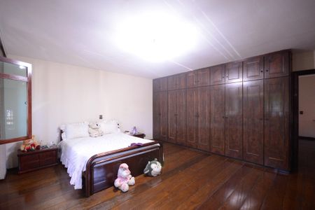 Casa para alugar com 403m², 5 quartos e 6 vagas Casa para alugar com 403m², 5 quartos e 6 vagasQuarto 1 - Suite
